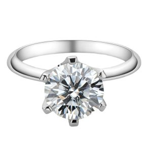 Classic Six-Prong Moissanite Ring 03